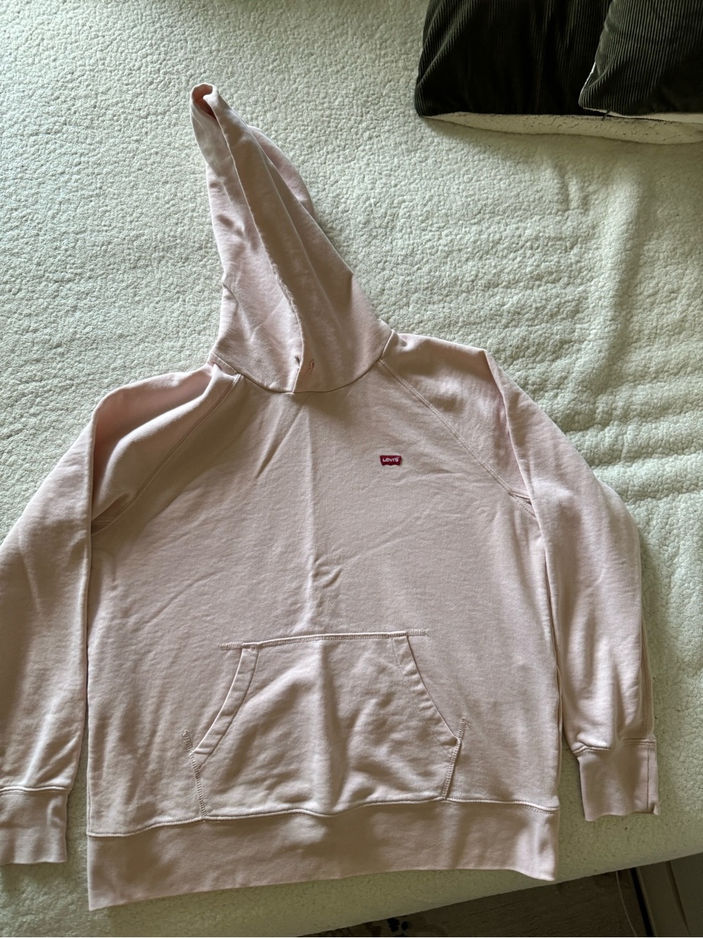Levi’s Women’s Soft Pink Pullover Hoodie – Classic Logo, Kangaroo Pocket